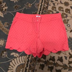 Scallop hemmed Shorts
